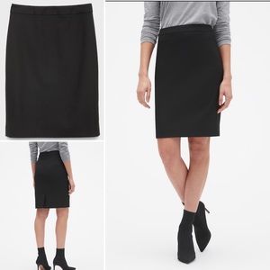 Banana Republic Petite Black Pencil Skirt - SZ 00P